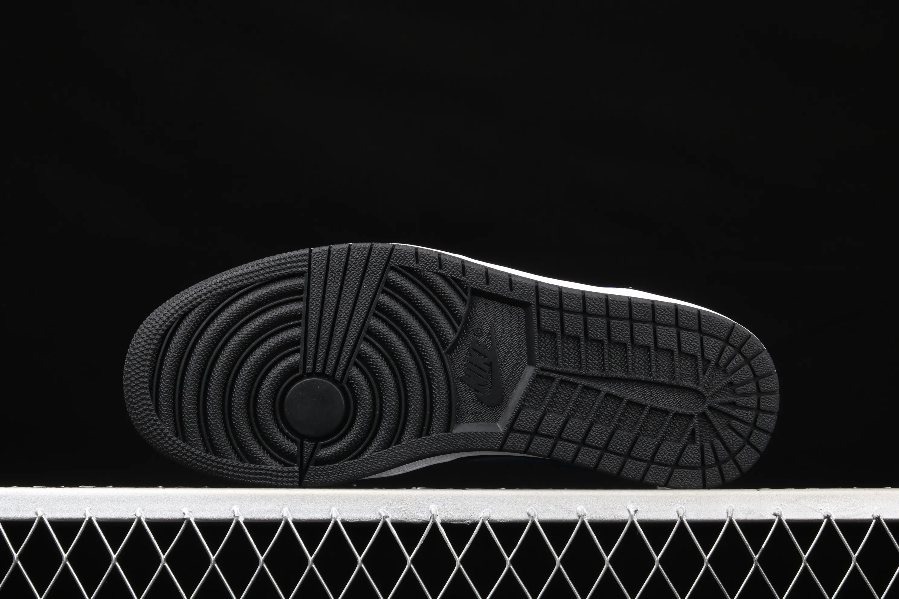 All categories Air Jordan Jordan series basketball shoes Air Jordan 1 Mid Air Jordan 1 Mid AJ1 Joe 1 black and blue China basketball shoes 554724-077